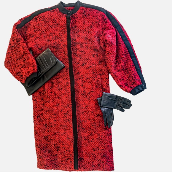 Vintage 1960s Red Boucle Coat with Black Accents. Excellent Vintage Condition. - Picture 5 of 6